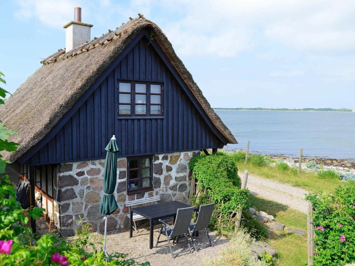 4 Person Holiday Home In Mesinge Экстерьер фото